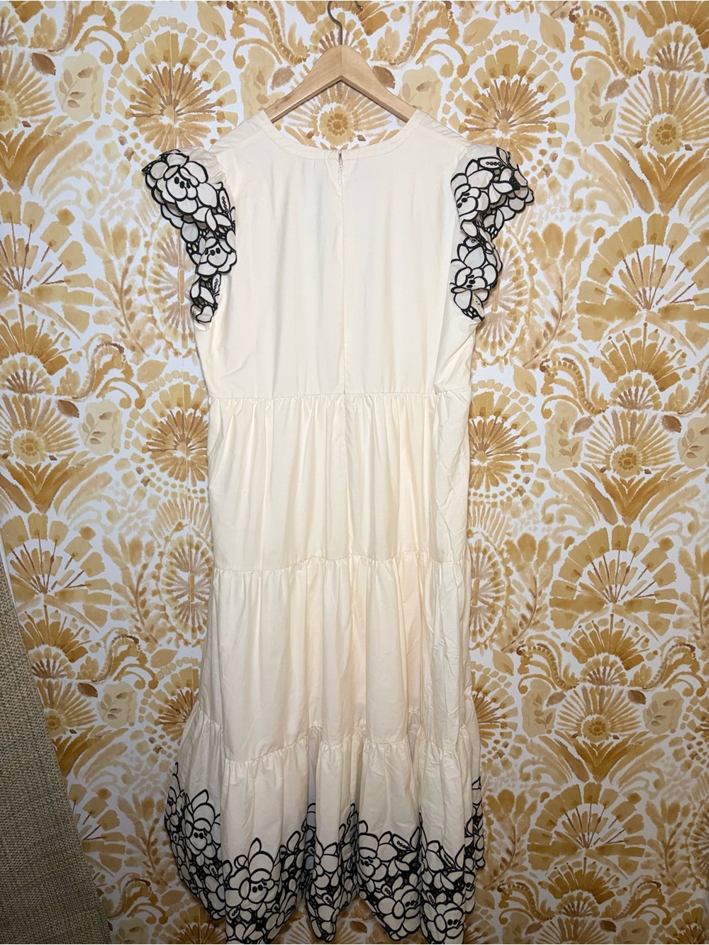 NWT Belle Isle by Torrid White Tiered Midi Dress Black Floral Lace Trim Boho - Picture 4 of 10